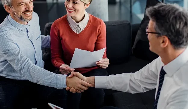 2021-02-16-3mbf91ukl7xe2fr-4vUq_qY3k-man sat at home office desk with headset on 1